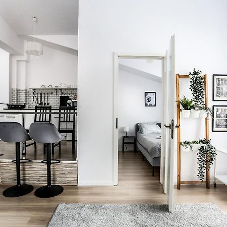 Fully-Furnished Apartment With Air Conditioning For Families, Cracow Old Town Cracovia Exterior foto