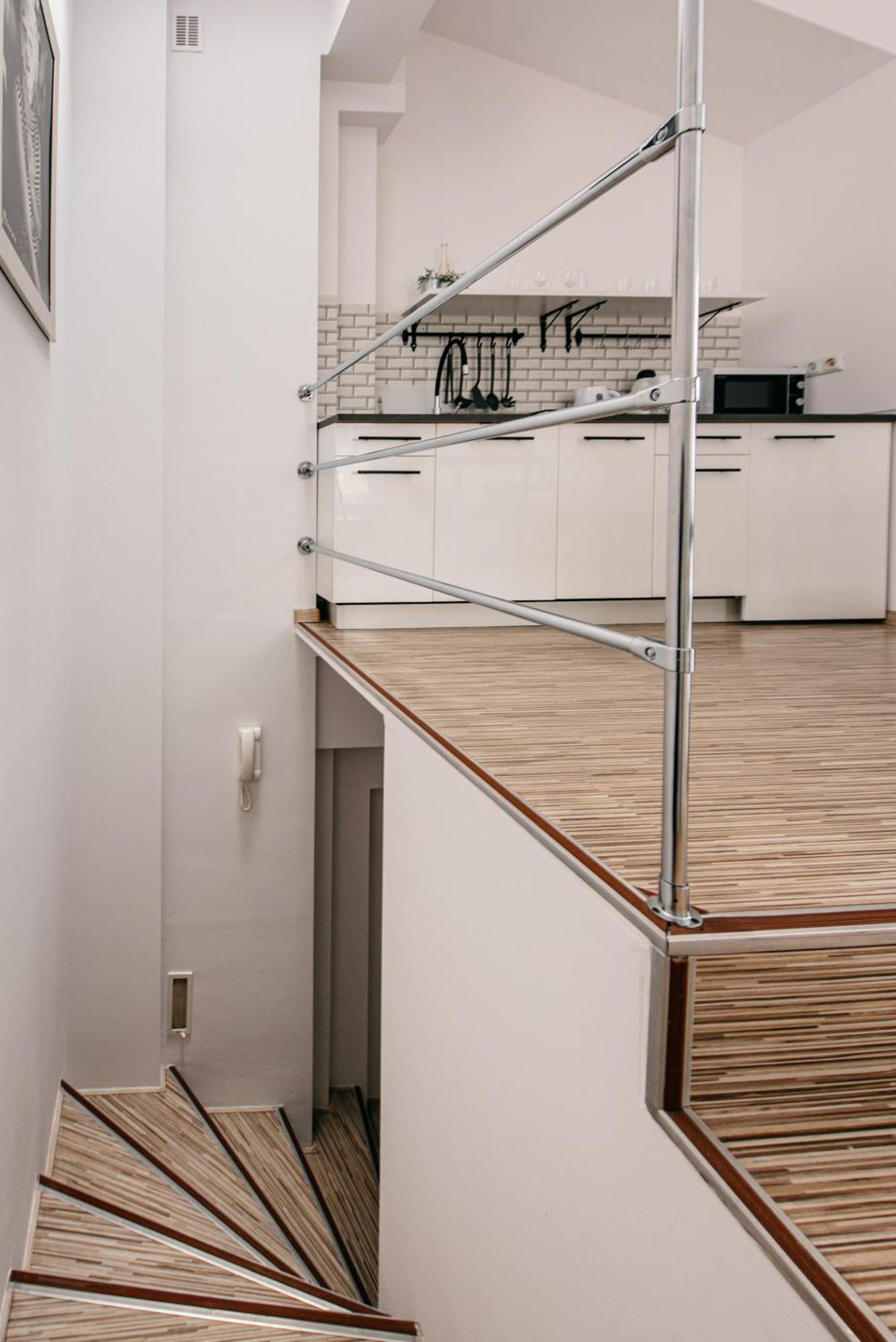 Fully-Furnished Apartment With Air Conditioning For Families, Cracow Old Town Cracovia Exterior foto